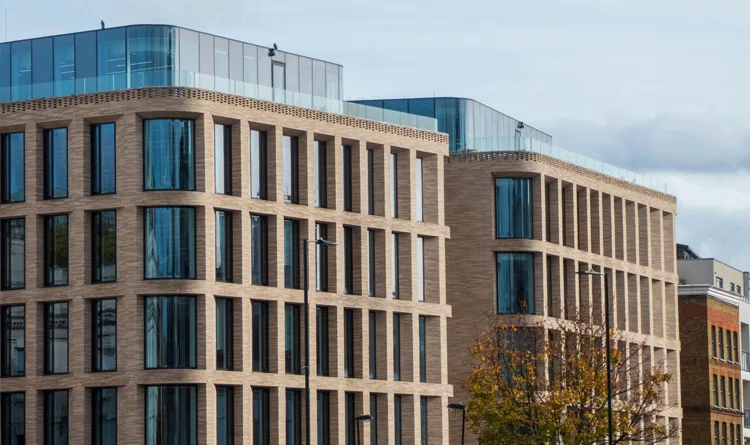 Explore the vibrant EC1 postcode of central London. Uncover the perfect office space surrounded by famous landmarks and thriving business areas.