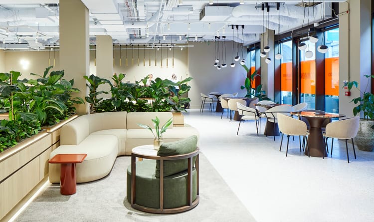 Discover Uncommon in Holborn, London, featuring a modern reception area and fully serviced offices designed for productivity and collaboration.