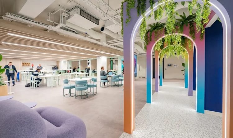 213 Oxford St, London W1D 2LG - Breakout